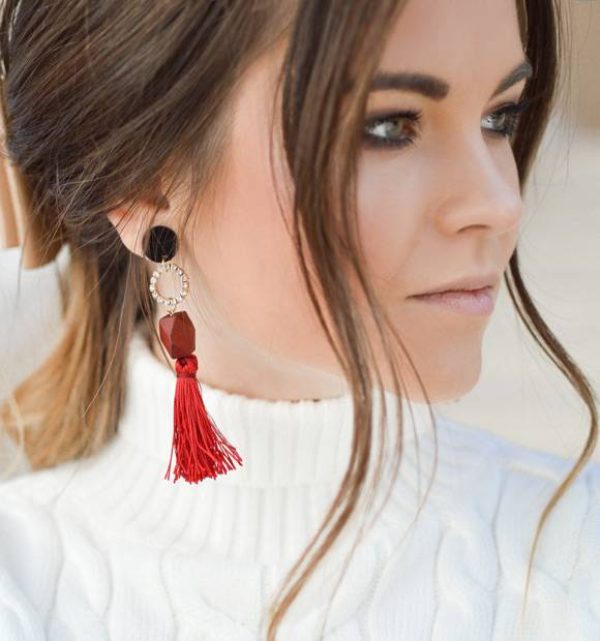 red-earring-girl